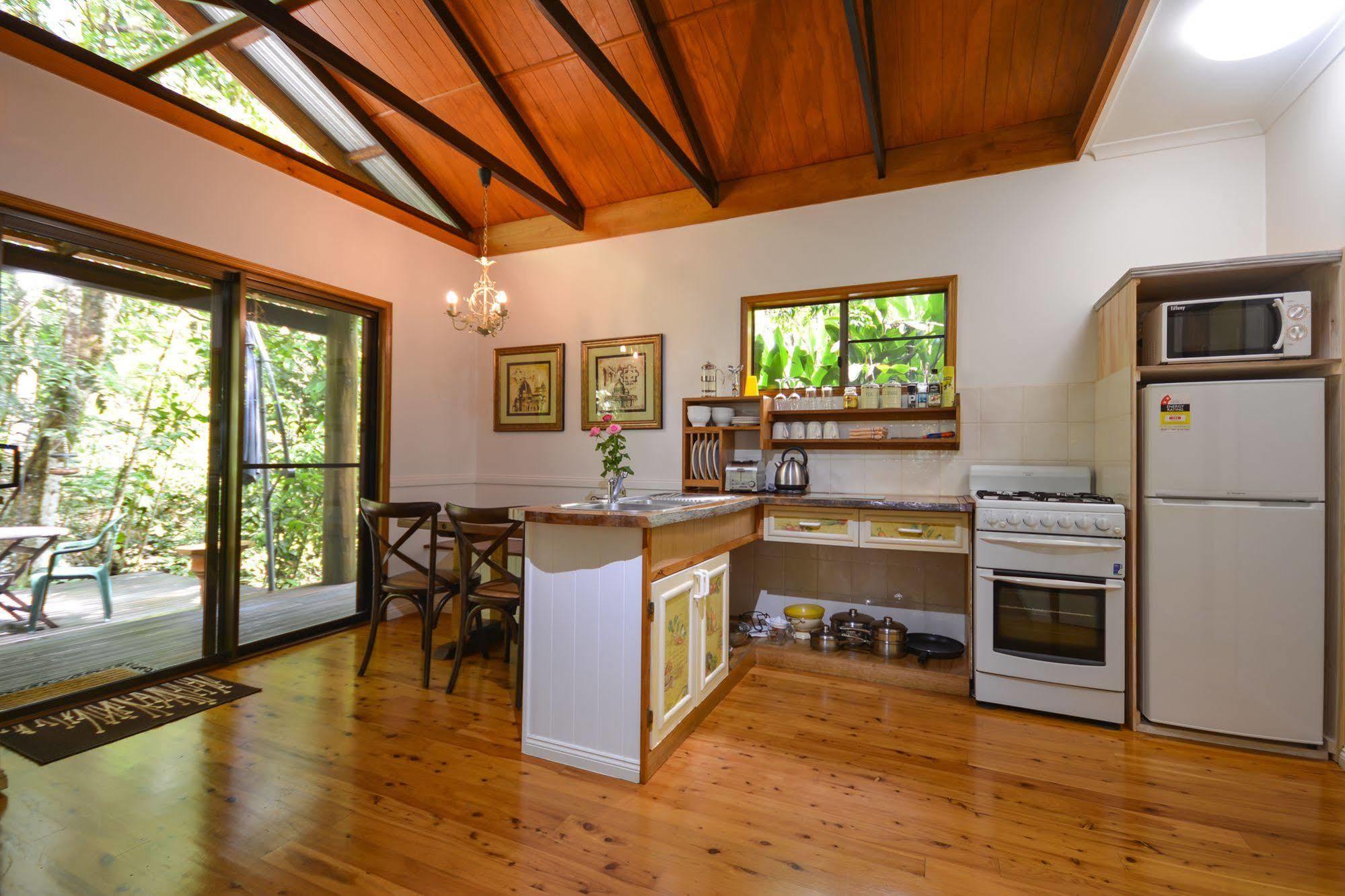 Crater Lakes Rainforest Cottages Yungaburra Exterior foto